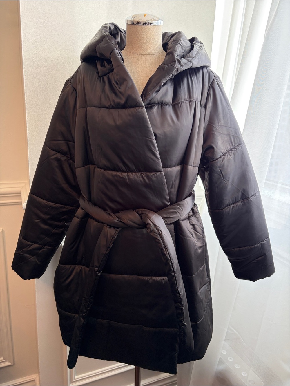 Women’s Hooded Puffer Coat - Black